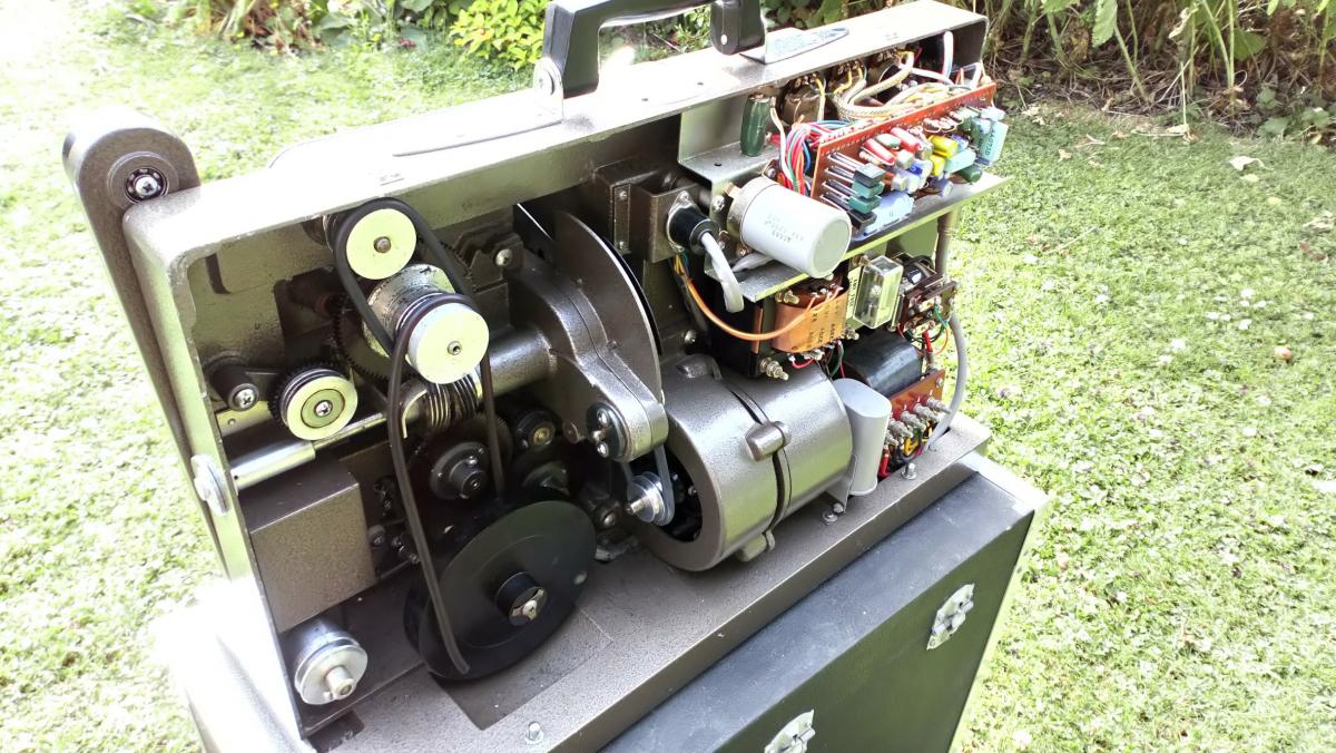 Make me an offer: Eiki EX-1500 16mm projector - Cine Make me an offer: Eiki EX-1500 16mm projector - Cine