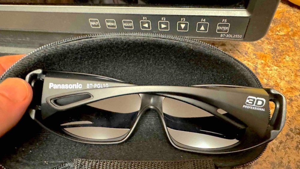 3Dglassesjpg.thumb.jpg.b6df175b5e0c33b22c184b81abeec08d.jpg