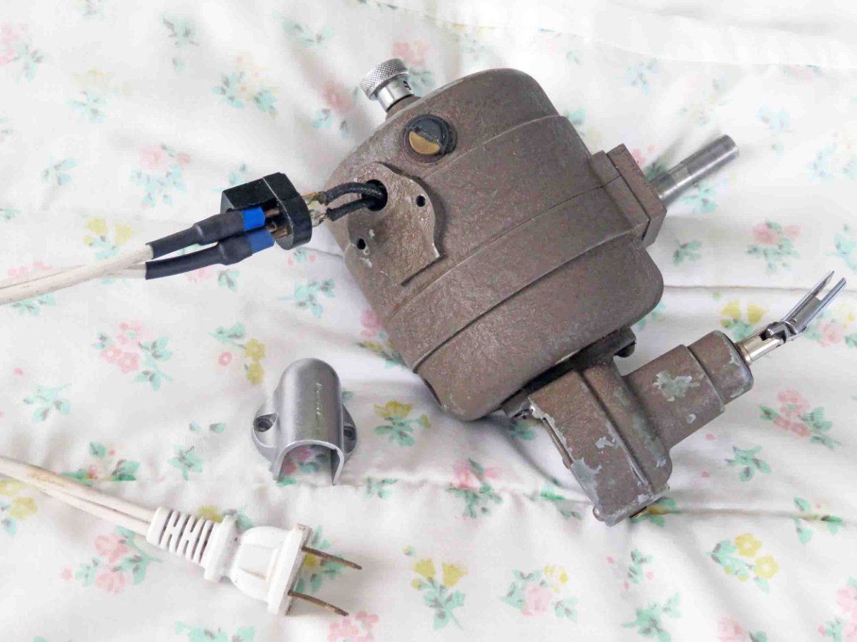 BELL & HOWELL 70-DR 動作未確認