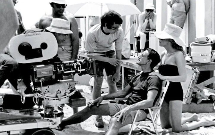 PVanamorphiczoom(Angenieux)Jaws.jpg.cb896e948c2596872bee264eef229472.jpg